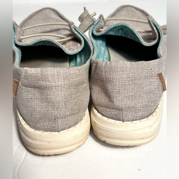 Hey Dude Shoes Wendy Chambray Beige Casual Slip Ons Womens Size 7 - Picture 6 of 9